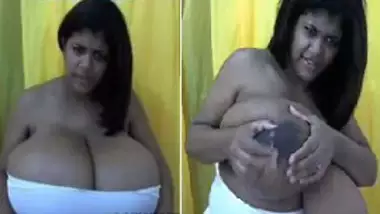 South Indian HUGE bOObs Bhabhi pour milk at webcam