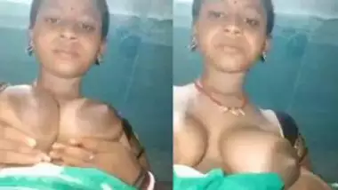 Cute Bhabi showing and fingering pussy (Full Video)