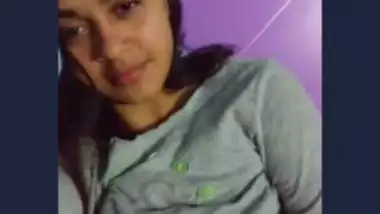 Watch Beautiful Cute Girl Showing