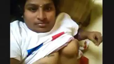 Horny bhabi fingering