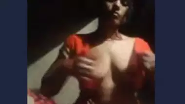 Desi Village Bhabi Nude showing