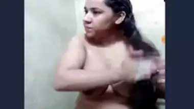 Desi aunty hot bath