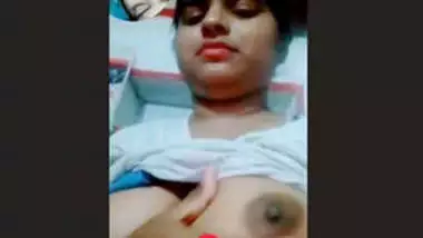 Sexy Desi Girl Showing Her Boobs on Video Call