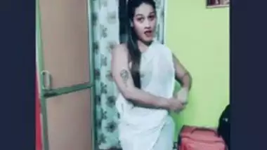 Desi cute girl very hot dance