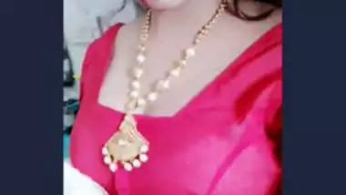 Indian very hot bhabi selfie cam video