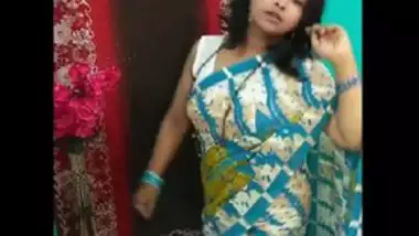 Desi bhabi very hot dance