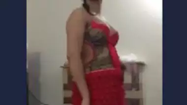 Big gaand gf dancing