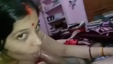 Nude bhabhi from Afzalpur sucking cock MMS