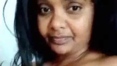 Mallu aunty with big boobs writing on nude breast