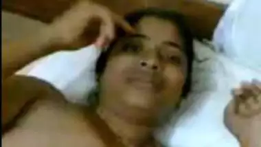 Married telugu aunty sucking customer modda in hotel