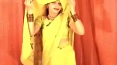 Hindu Girl in Yellow Saree Tease.