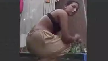 Bangladeshi Married Village Bhabi Bathing Video For Husband