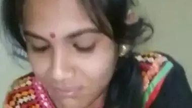 Beautiful Married Indian girl sucking penis video