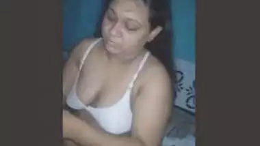 Sexy Desi Bhabhi Blowjob