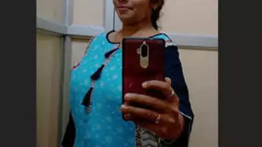 Desi bbw aunty make her selfe