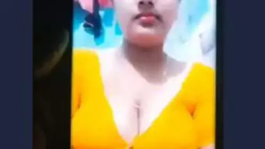 Bewafa Bhabi Teasing On Live -2