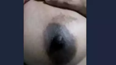 Sexy paki Girl boob Show In Video Call