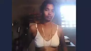 Desi village girl showing her boobs selfie cam video