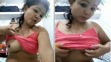 Pleasant XXX Desi woman knows how to make guys horny without having sex