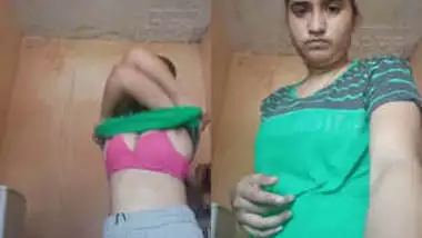 Desi girl showing her nude body