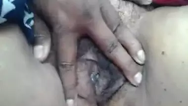 Indian man's wife has hairy XXX cavity and he thinks it's very sexy