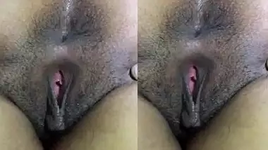 Before sex curious man takes closer look on XXX pussy of Desi wife