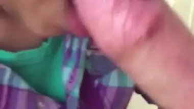 Amateur girl sucking nri’s erected pinkish cock