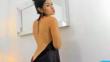 Hot cousin in black saree seducing