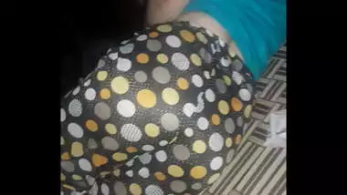 Fucking the curvy ass of my mom