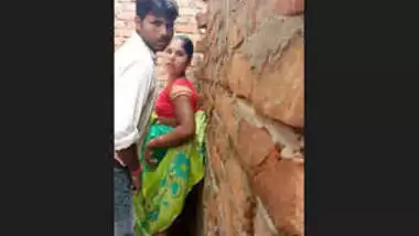 Desi Bhabhi Caught outdoor fucking