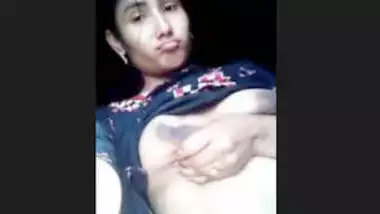 Cute beautifull girl playing wid boobies for bf