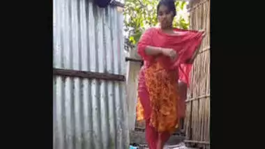 Desi Village Bhabi Bathing Secretly Captured 2 Clip-Merged