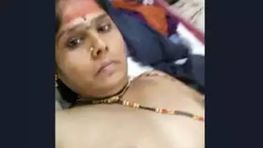 Bhabhi making her nude clip