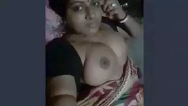 Indian Boudi Showing Boobs And Pussy