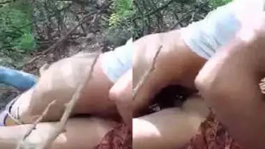 Desi Young girl fucking in jungle