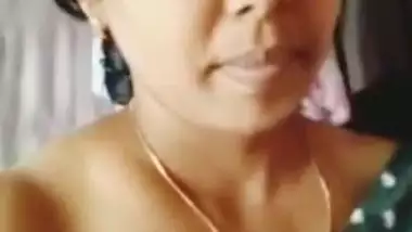 Cheater bhabhi making video for lover