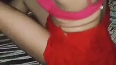 Desi Bhabhi Give Handjob and Fucked