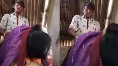 Dehati Adivasi Bhabhi fucked doggy style outdoors