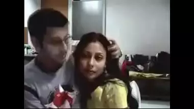 Desi xxx video of a newly wed couple having romantic sex on their honeymoon