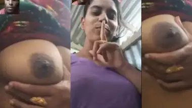 Bangladeshi girl showing her boobs on video call