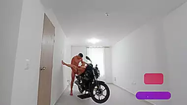 Le Pido Al Primo De Mi Novio Que Me Grabe Teniendo Sexo En Su Motocicleta En Medellin Colombia - Alex Adams