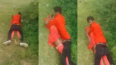 Desi lovers outdoor sex caught red handed