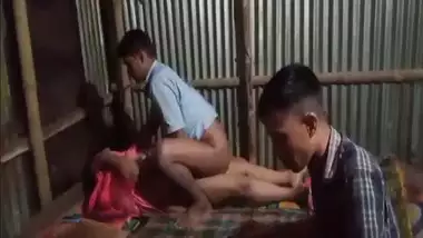 Bangladeshi Randi Magi group sex video