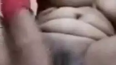 Young Desi guy jerks off watching fat bhabhi dildoing her XXX cunt