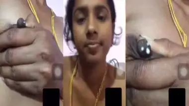 Nice selfie MMS clip of pretty Desi girl milking her XXX nipples