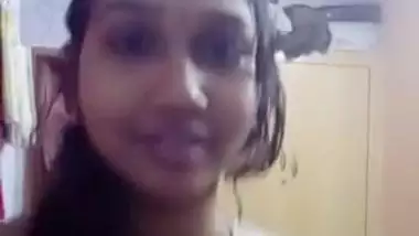 Sexy Desi chubby gal stripteasing nude MMS selfie video