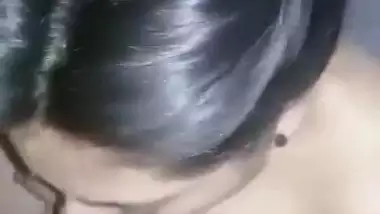 BEAUTIFUL GIRLFRIEND GIVING HEAD