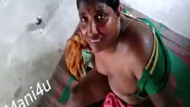 Bangla maid sucking penis of her abode owner