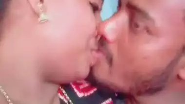 Tamil Bhabhi Smooching