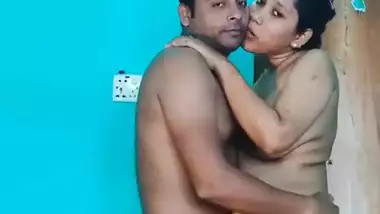 Desi Nice cutie Wife sharred with frnd 2